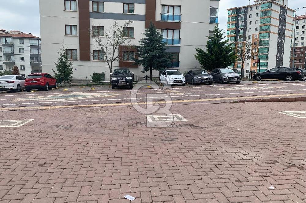 PURSAKLAR MERKEZDE DEPOLU SATILIK MAĞAZA