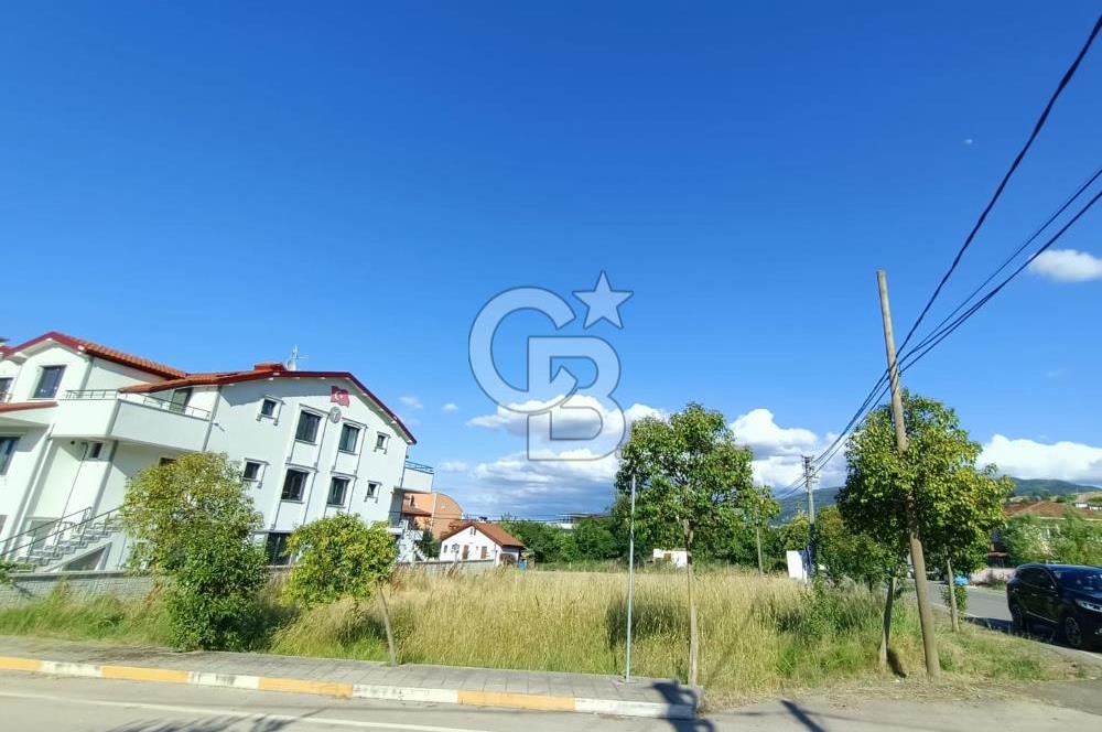 BAŞİSKELE YENİKÖY'DESATILIK 3 TARAFI YOL İMARLI ARSA