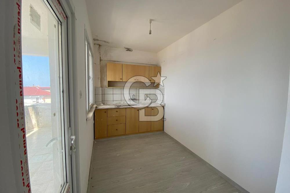 ESENKÖY PAPAZ MEVKİİ DE DENİZ MANZARALI ÇATIDUBLEKS FIRSAT DAİRE