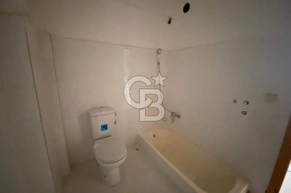 ESENKÖY PAPAZ MEVKİİ DE DENİZ MANZARALI ÇATIDUBLEKS FIRSAT DAİRE