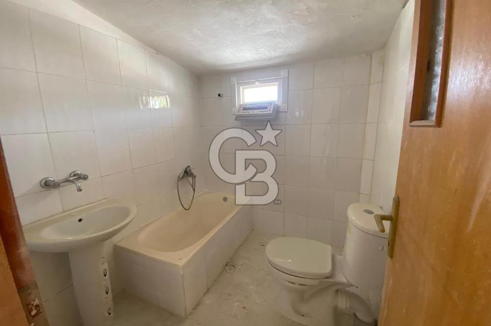 ESENKÖY PAPAZ MEVKİİ DE DENİZ MANZARALI ÇATIDUBLEKS FIRSAT DAİRE
