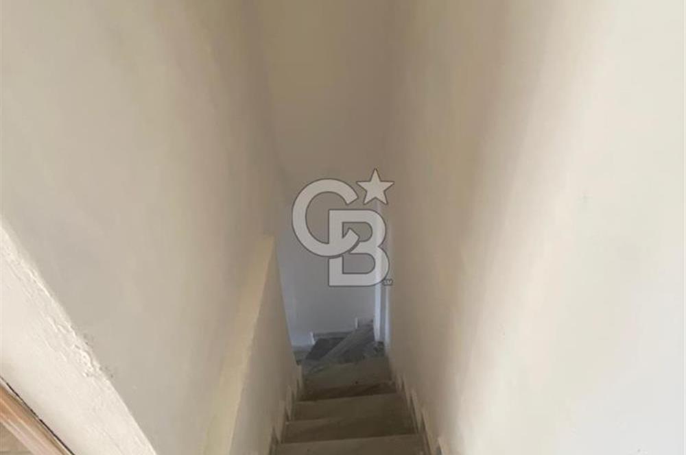 ESENKÖY PAPAZ MEVKİİ DE DENİZ MANZARALI ÇATIDUBLEKS FIRSAT DAİRE