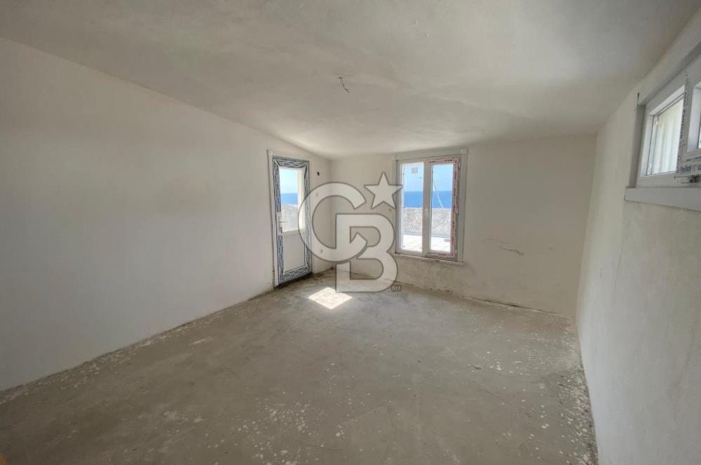 ESENKÖY PAPAZ MEVKİİ DE DENİZ MANZARALI ÇATIDUBLEKS FIRSAT DAİRE