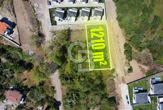 BAŞİSKELE BAHÇECİK'TE %20 İMARLI 1210 M² DENİZ MANZARALI ARSA