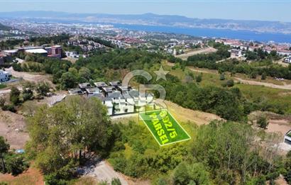 BAŞİSKELE BAHÇECİK'TE %20 İMARLI 1210 M² DENİZ MANZARALI ARSA