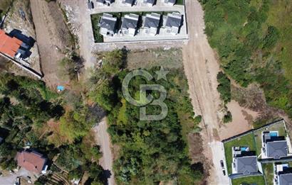 BAŞİSKELE BAHÇECİK'TE %20 İMARLI 1210 M² DENİZ MANZARALI ARSA