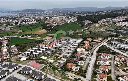 Kuşadası Soğucak ta Projeden Satılık 5+1 Villa