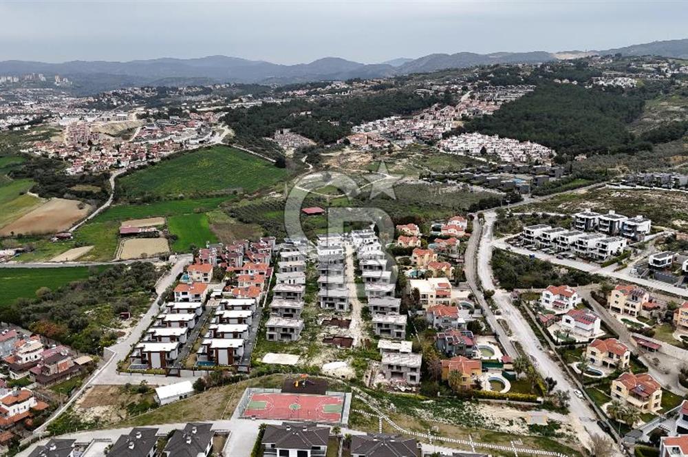 Kuşadası Soğucak ta Projeden Satılık 5+1 Villa