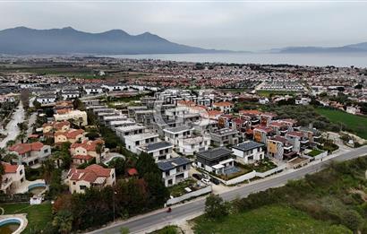 Kuşadası Soğucak ta Projeden Satılık 5+1 Villa