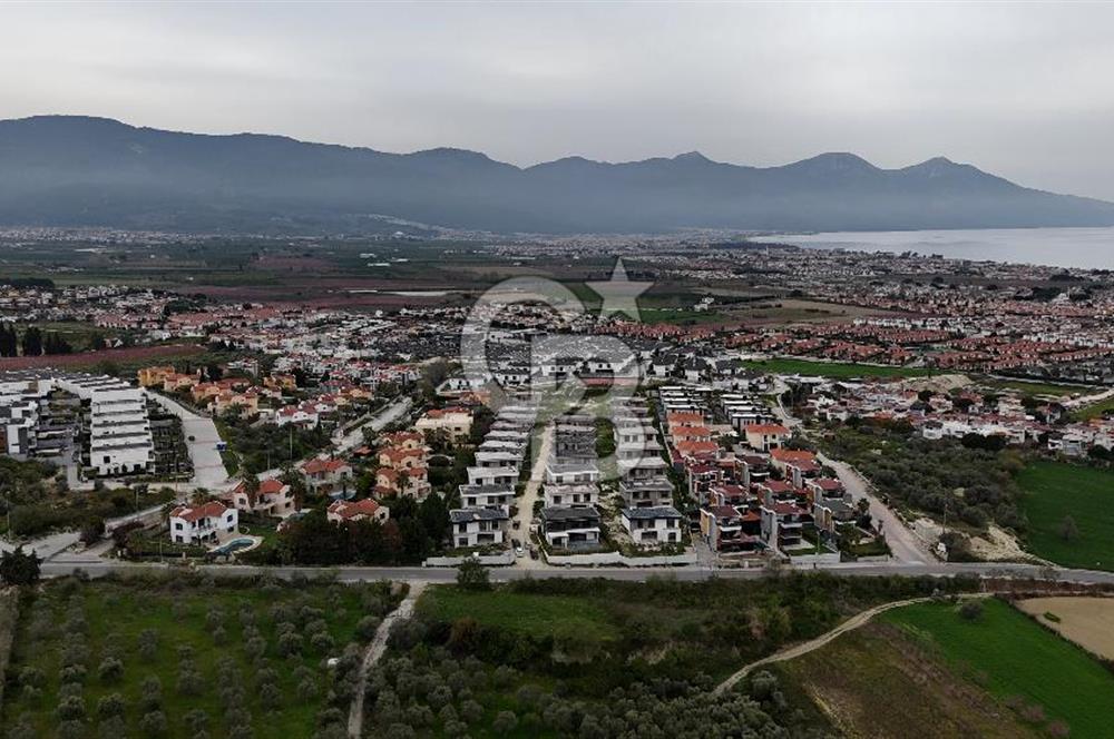 Kuşadası Soğucak ta Projeden Satılık 5+1 Villa