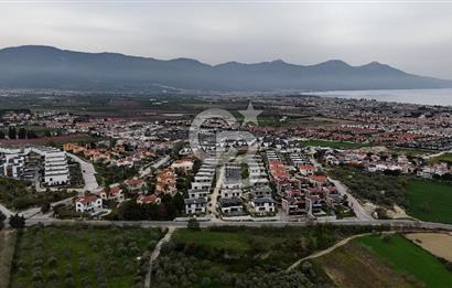 Kuşadası Soğucak ta Projeden Satılık 5+1 Villa