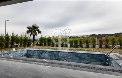 Kuşadası Soğucak ta Projeden Satılık 5+1 Villa