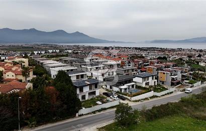 Kuşadası Soğucak ta Projeden Satılık 5+1 Villa