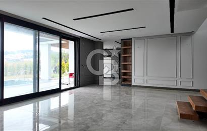 Kuşadası Soğucak ta Projeden Satılık 5+1 Villa