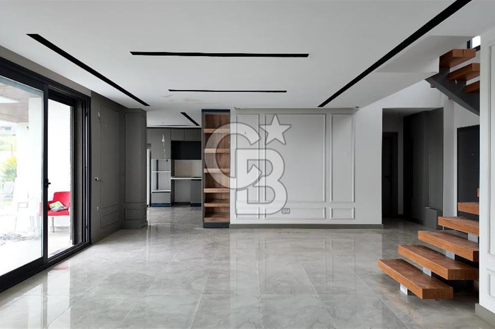 Kuşadası Soğucak ta Projeden Satılık 5+1 Villa