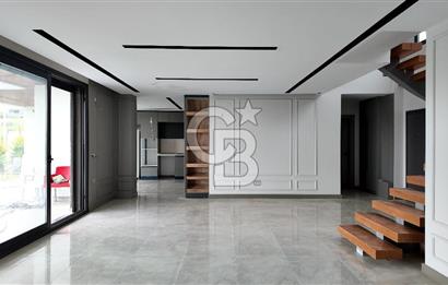 Kuşadası Soğucak ta Projeden Satılık 5+1 Villa