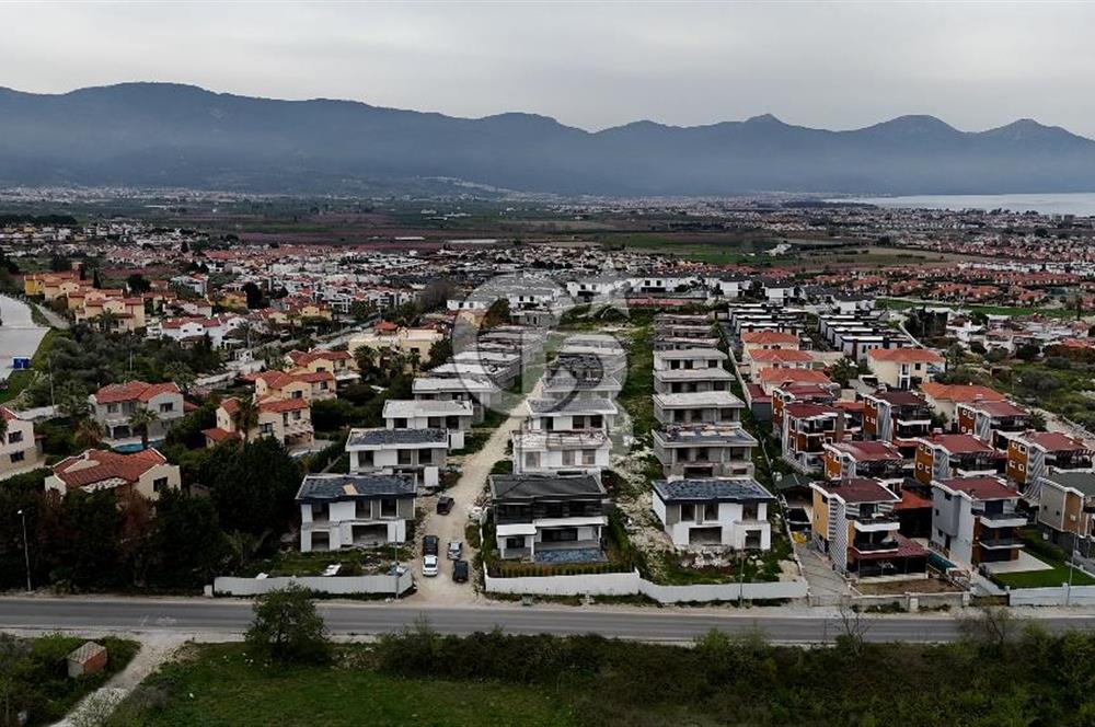 Kuşadası Soğucak ta Projeden Satılık 5+1 Villa