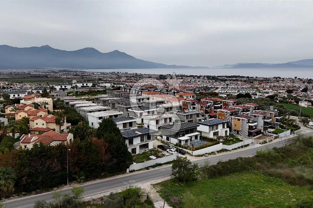 Kuşadası Soğucak ta Projeden Satılık 5+1 Villa