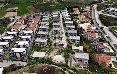 Kuşadası Soğucak ta Projeden Satılık 5+1 Villa