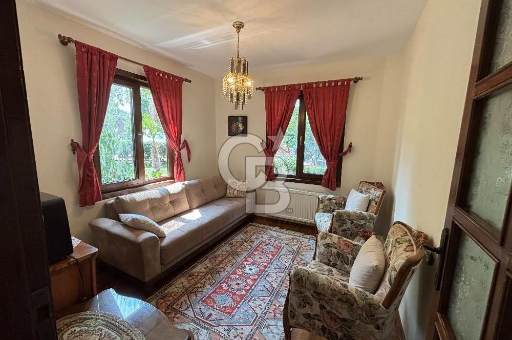 Huzur Dolu Bir Yaşam: Ortak Havuzlu, Güvenlikli 4+1 Aile Sitesi