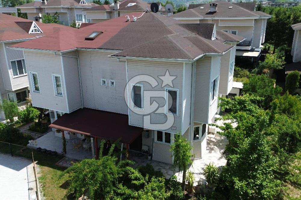 HUZUR DOLU BİR SİTEDE HARİKA SATILIK VİLLA