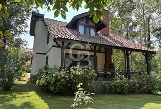 Huzur Dolu Bir Yaşam: Ortak Havuzlu, Güvenlikli 4+1 Aile Sitesi