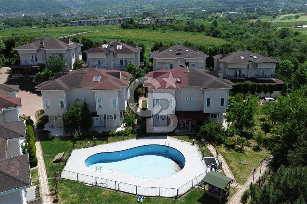 HUZUR DOLU BİR SİTEDE HARİKA SATILIK VİLLA
