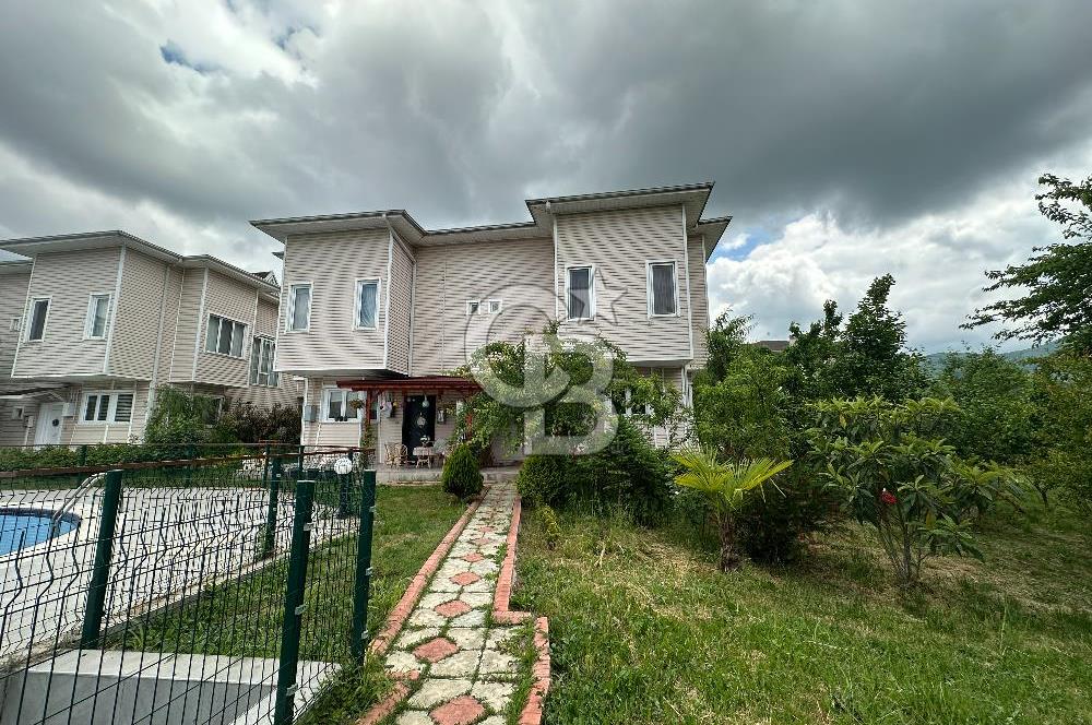 HUZUR DOLU BİR SİTEDE HARİKA SATILIK VİLLA