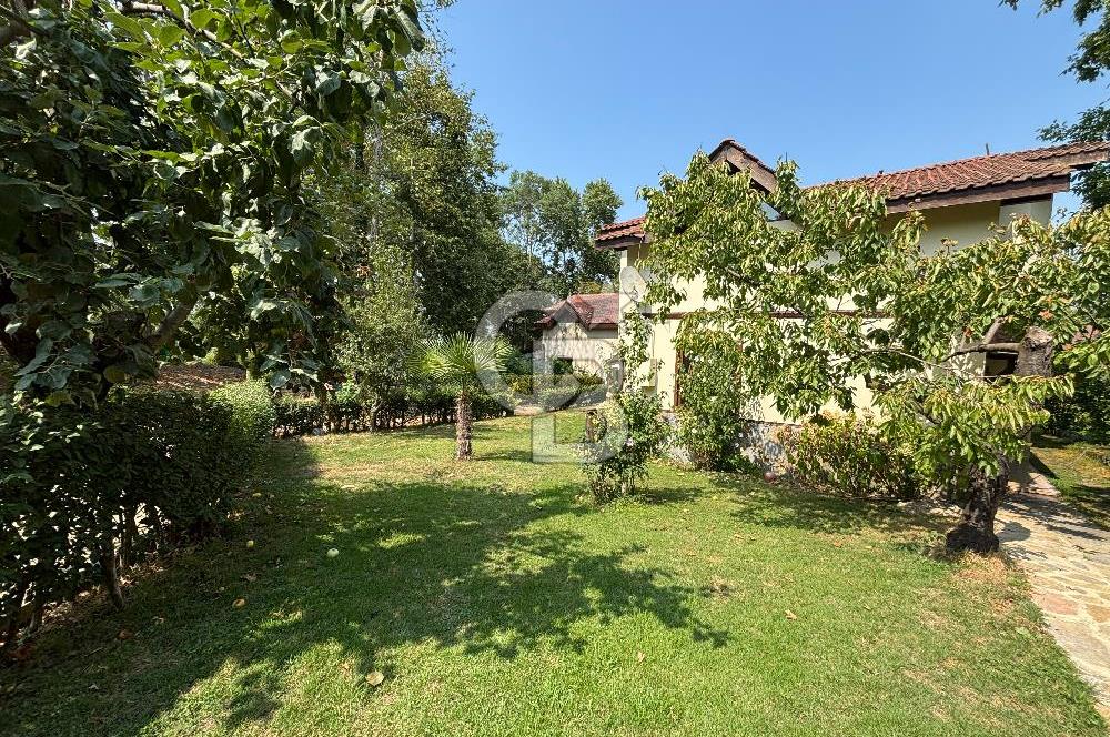 Huzur Dolu Bir Yaşam: Ortak Havuzlu, Güvenlikli 4+1 Aile Sitesi