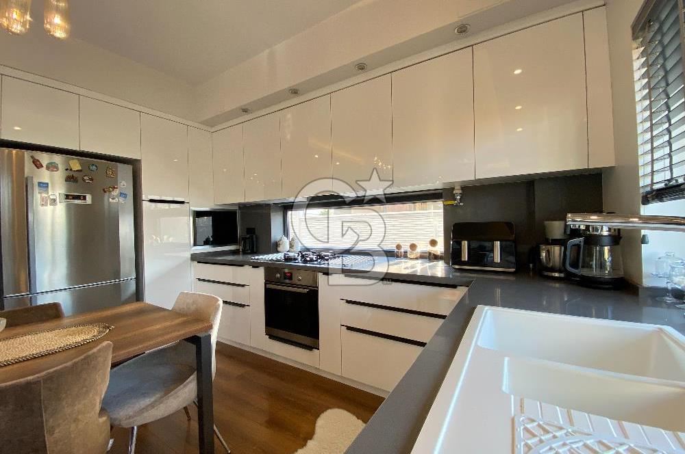 Manisa Akhisar Novada Avm Yanı Satılık Havuzlu Villa 