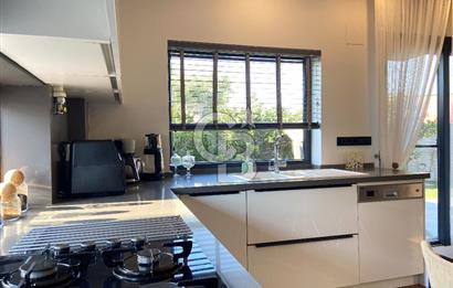 Manisa Akhisar Novada Avm Yanı Satılık Havuzlu Villa 