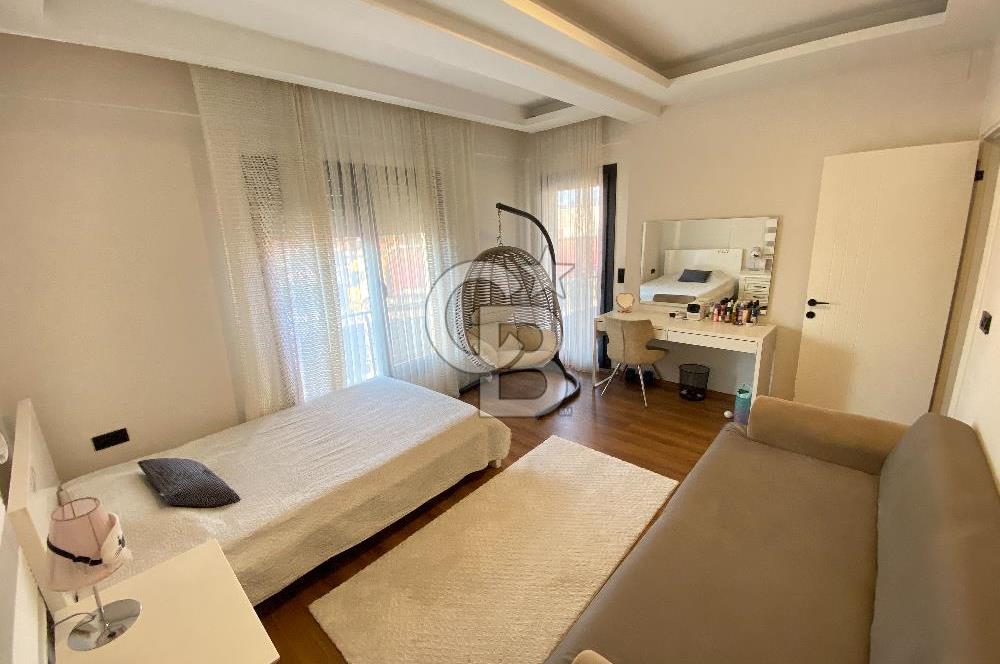 Manisa Akhisar Novada Avm Yanı Satılık Havuzlu Villa 