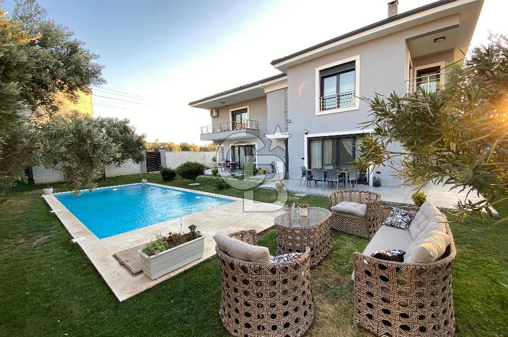Manisa Akhisar Novada Avm Yanı Satılık Havuzlu Villa 