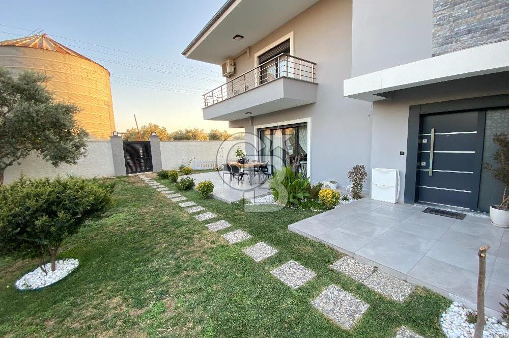 Manisa Akhisar Novada Avm Yanı Satılık Havuzlu Villa 