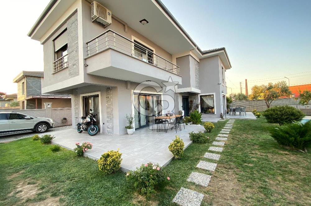 Manisa Akhisar Novada Avm Yanı Satılık Havuzlu Villa 