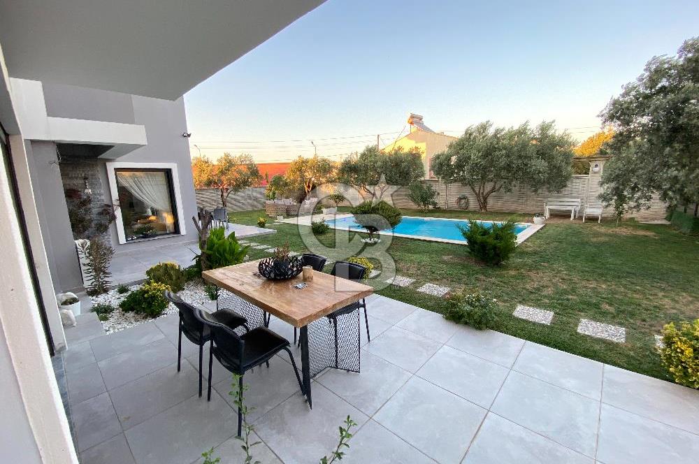 Manisa Akhisar Novada Avm Yanı Satılık Havuzlu Villa 