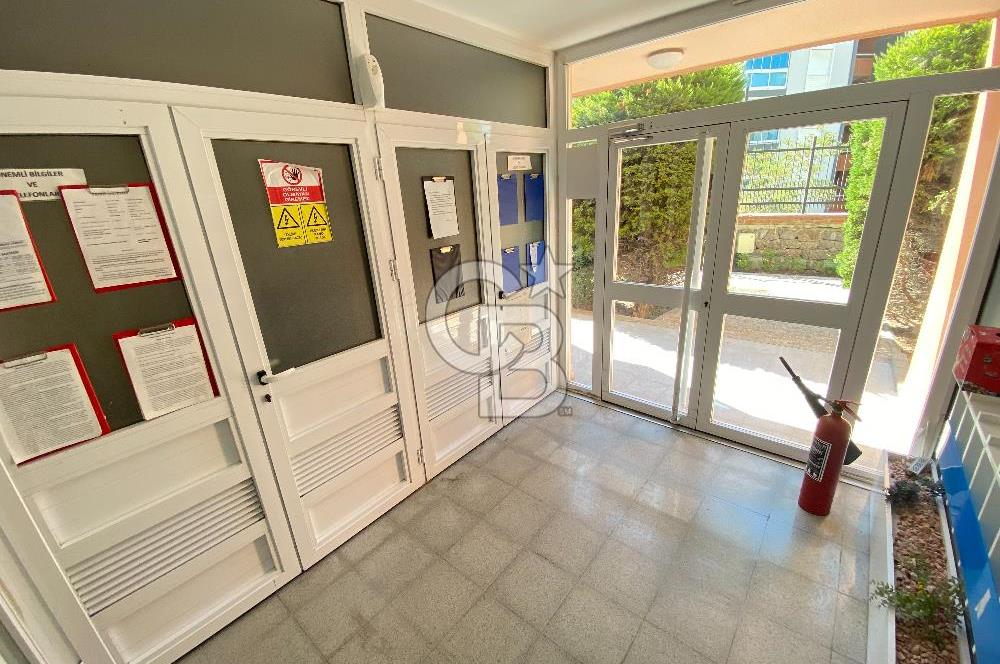  Karşıyaka Yüksek Vadi Sitesinde Satılık 25043 adada Arakat 3+1