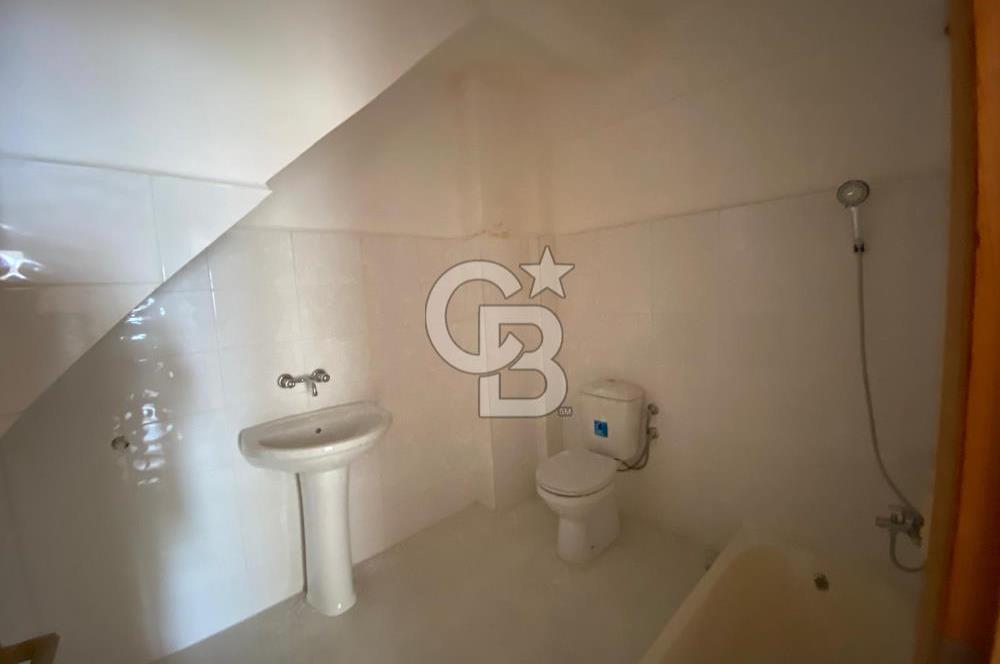 ESENKÖY PAPAZ MEVKİİ DE DENİZ MANZARALI ÇATIDUBLEKS FIRSAT DAİRE