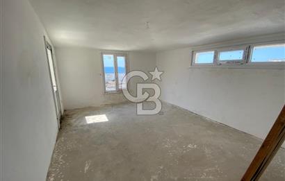 ESENKÖY PAPAZ MEVKİİ DE DENİZ MANZARALI ÇATIDUBLEKS FIRSAT DAİRE