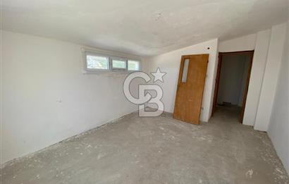ESENKÖY PAPAZ MEVKİİ DE DENİZ MANZARALI ÇATIDUBLEKS FIRSAT DAİRE