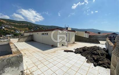 ESENKÖY PAPAZ MEVKİİ DE DENİZ MANZARALI ÇATIDUBLEKS FIRSAT DAİRE