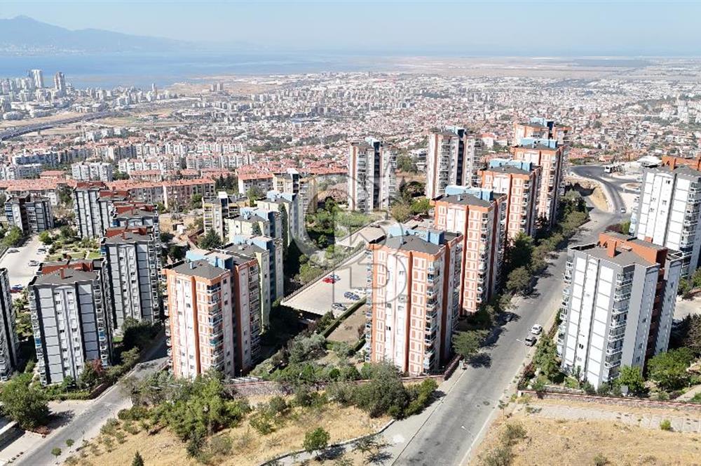  Karşıyaka Yüksek Vadi Sitesinde Satılık 25043 adada Arakat 3+1