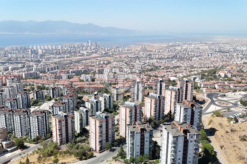  Karşıyaka Yüksek Vadi Sitesinde Satılık 25043 adada Arakat 3+1