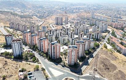  Karşıyaka Yüksek Vadi Sitesinde Satılık 25043 adada Arakat 3+1