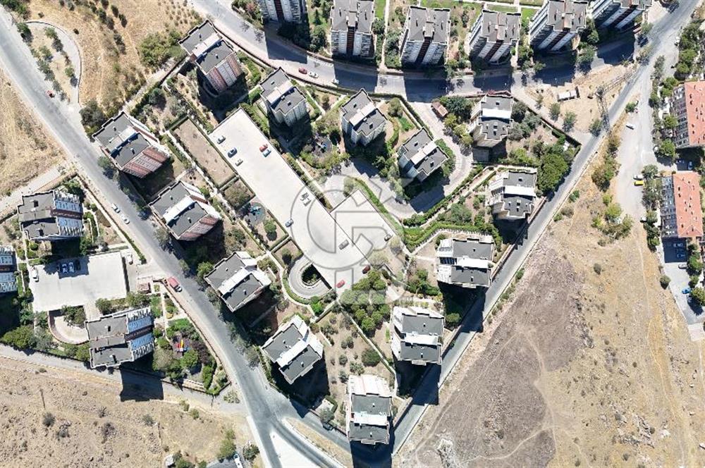  Karşıyaka Yüksek Vadi Sitesinde Satılık 25043 adada Arakat 3+1