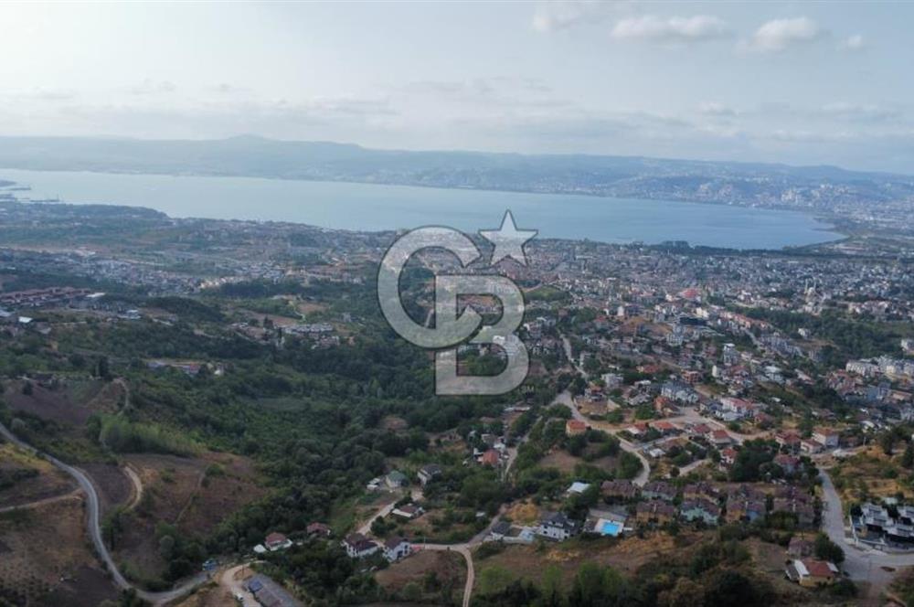 BAŞİSKELE DÖNGEL'DE DENİZ MANZARALI VİLLA İMARLI ARSA