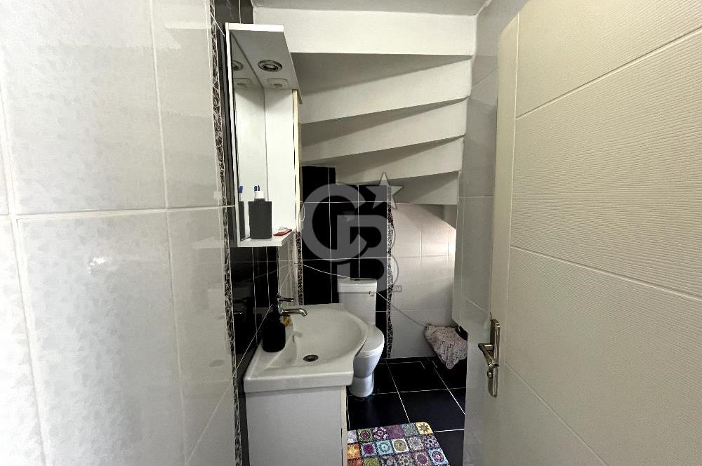 İZMİT SANAYİ MAHALLESİ'NDE 2+1 SATILIK ÇATI DUBLEKS DAİRE 