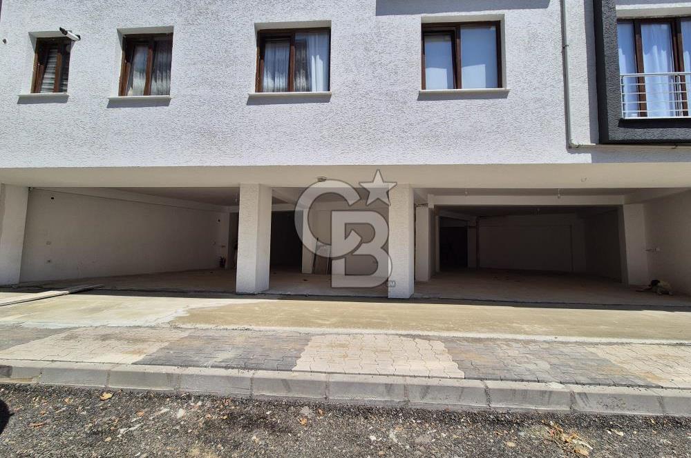 ÇEKMEKÖY ÇAVUŞBAŞI CADDESİ 210 M2 DEPOLU SATILIK DÜKKAN