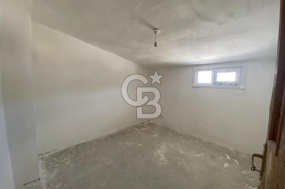 ESENKÖY PAPAZ MEVKİİ DE DENİZ MANZARALI ÇATI DUBLEKS DAİRE