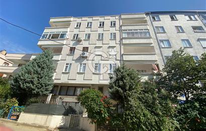 ESENKÖY PAPAZ MEVKİİ DE DENİZ MANZARALI ÇATI DUBLEKS DAİRE